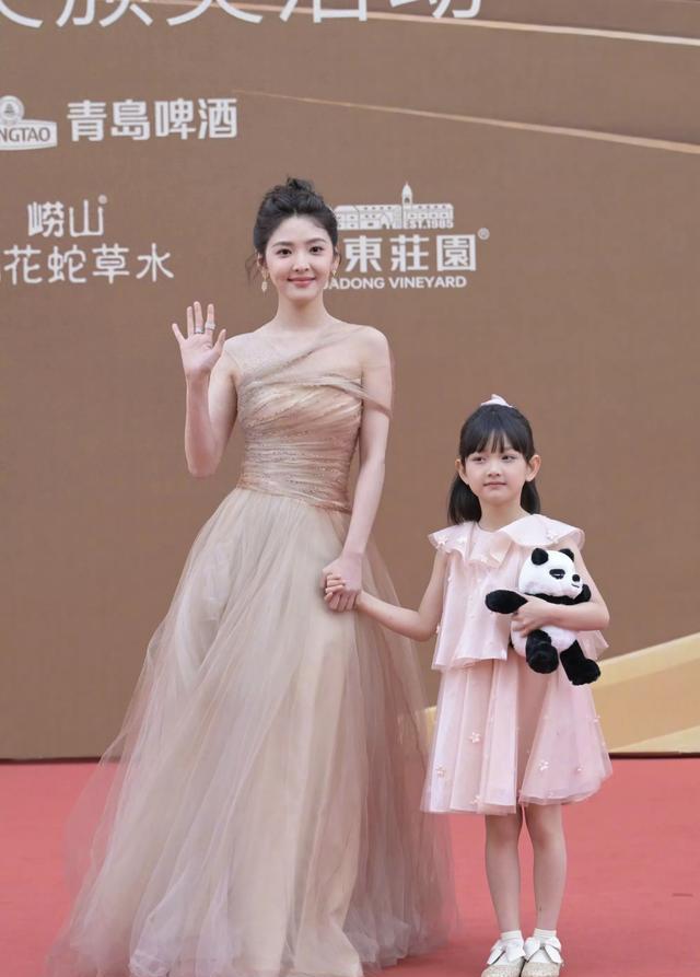 张婧仪生图