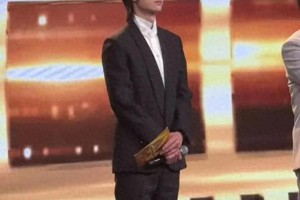 王一博华表奖陪跑引热议：流量演员转型困境